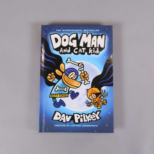 Framsida på boken Dogman And Cat Kid med tecknade figurer