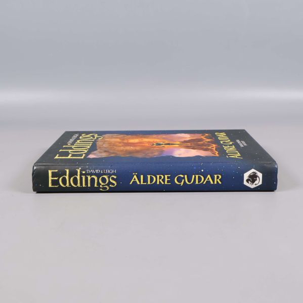Bokrygg på Äldre gudar, visar titel och författare