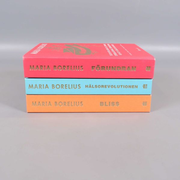 Ryggarna på tre böcker av Maria Borelius med tydliga titlar