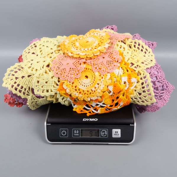 Virkade dukar på våg visar vikt