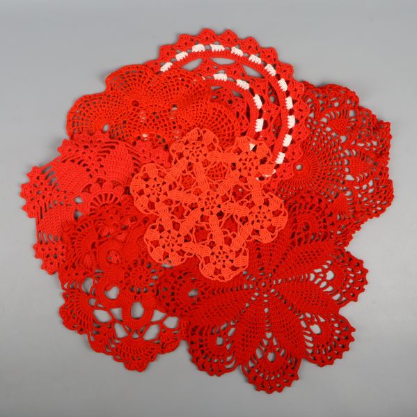 Röda dukar i olika designs