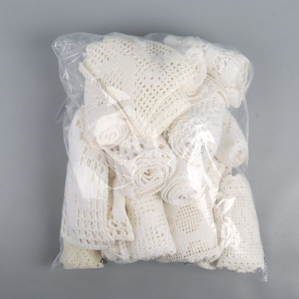 Spetsrullar i en transparent plastpåse