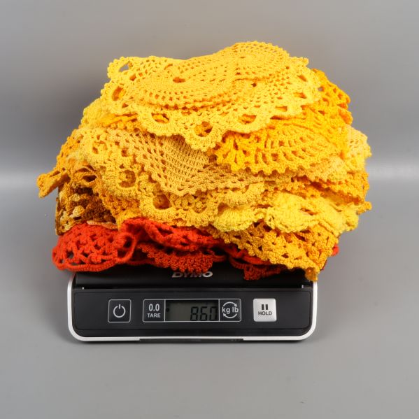 Virkade dukar på våg visar vikt