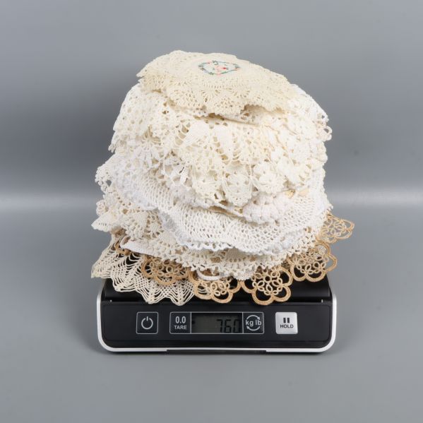 Virkade dukar som väger 760 gram