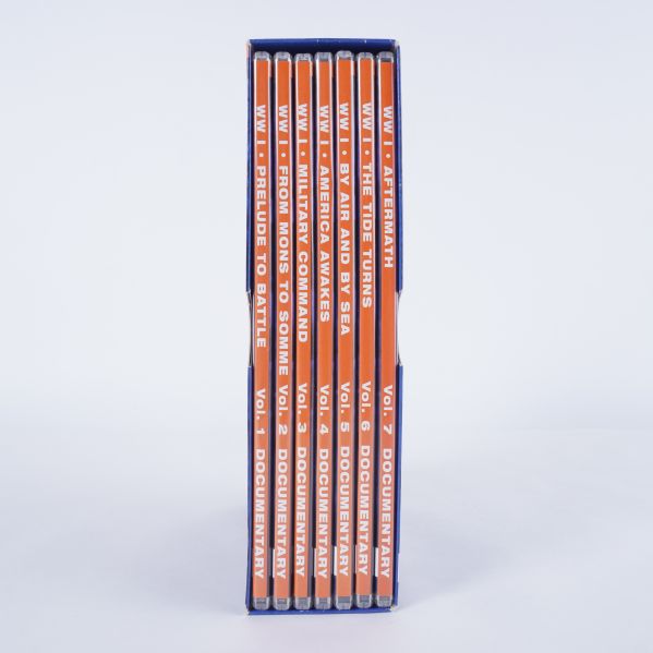 Sida av boxen med titlar på sju DVD-volymer