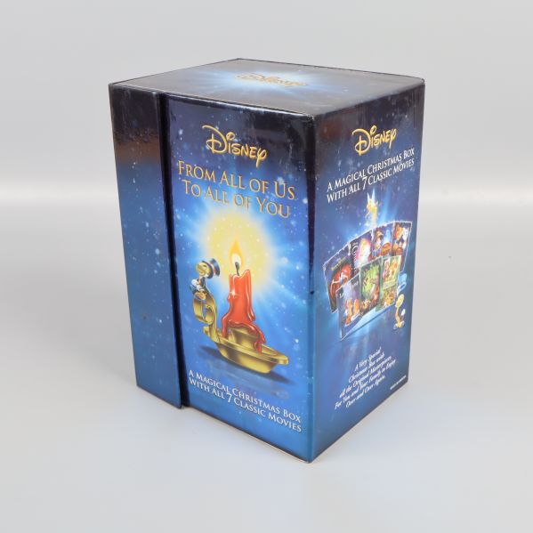 Stående Disney julbox från sidan visar motiv med ljus