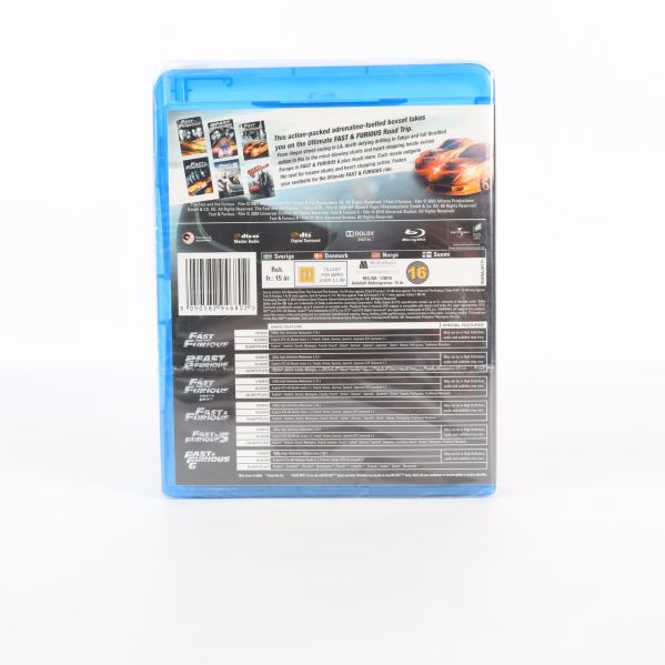 Baksidan av Fast & Furious-filmkollektion på Blu-ray med filmernas information