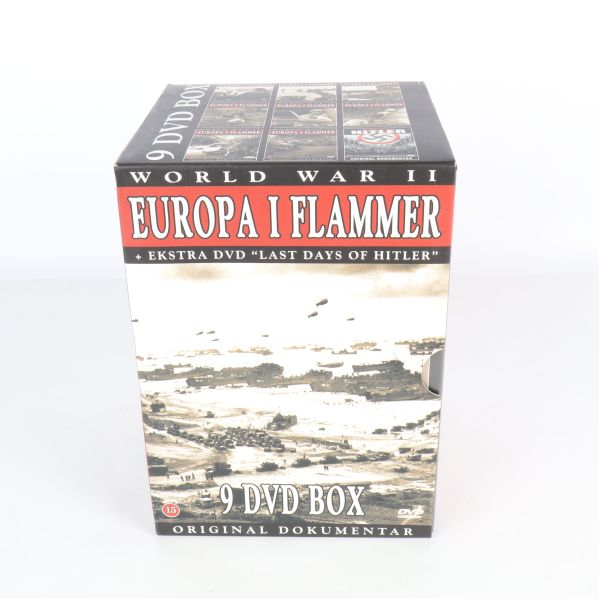 Framsidan av boxen med Europa i Flammer och 9 DVD BOX