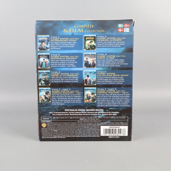 Baksidan av Harry Potter Blu-ray box med filmöversikt