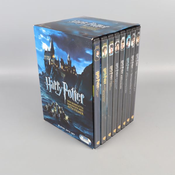 Harry Potter DVD box med åtta separata fodral i en gemensam kartong