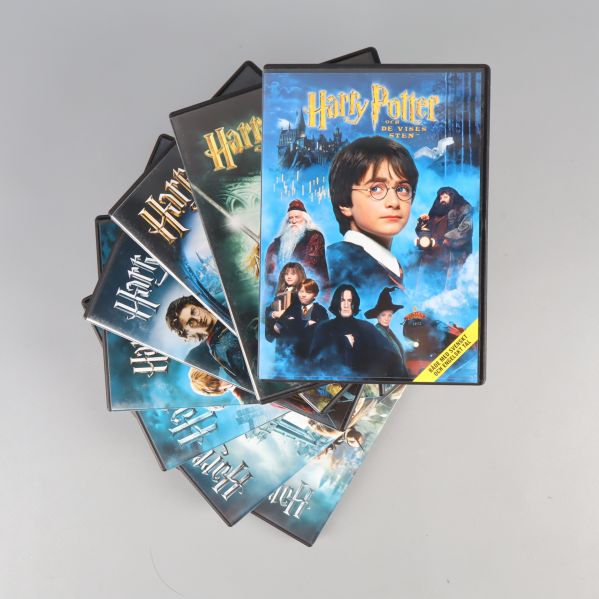 Utlagda Harry Potter DVD-fodral över varandra