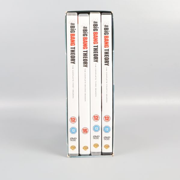 Alla fyra DVD-fodral sida vid sida i boxen