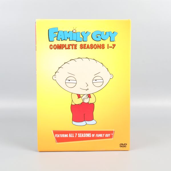 Förpackningen Family Guy Complete Seasons 1-7 med Stewie på framsidan