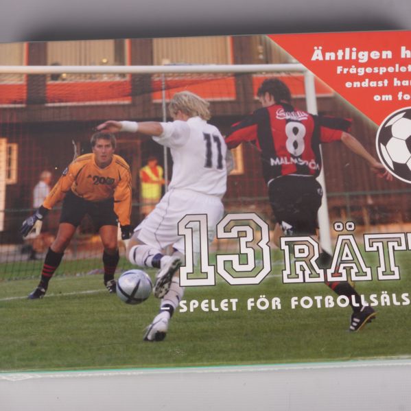 Närbild på framsidan av spelen med fotbollsscen