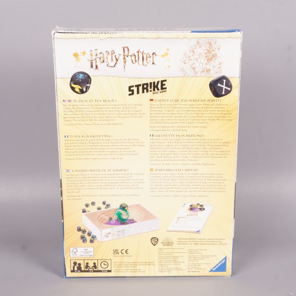 Baksidan av spelboxen visar regler och innehåll