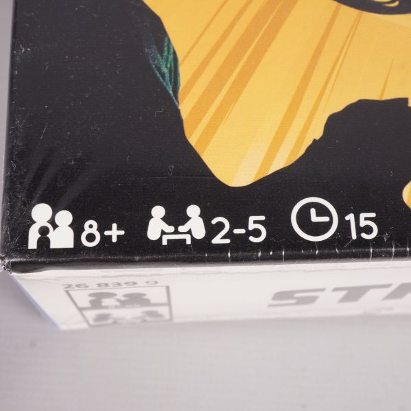 Detaljbild som visar antal spelare och åldersgräns på boxen