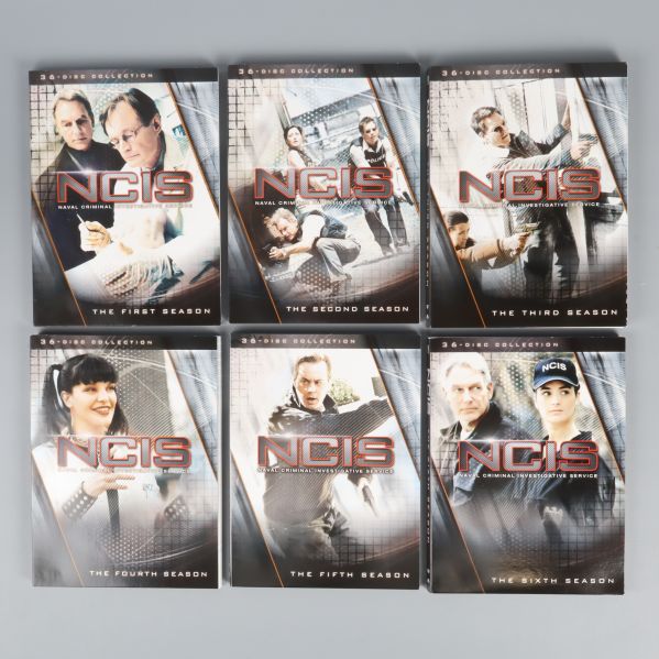 Framsidor på alla sex DVD-fodral för NCIS