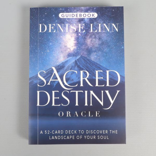 Omslag av guidebok till Sacred Destiny Oracle