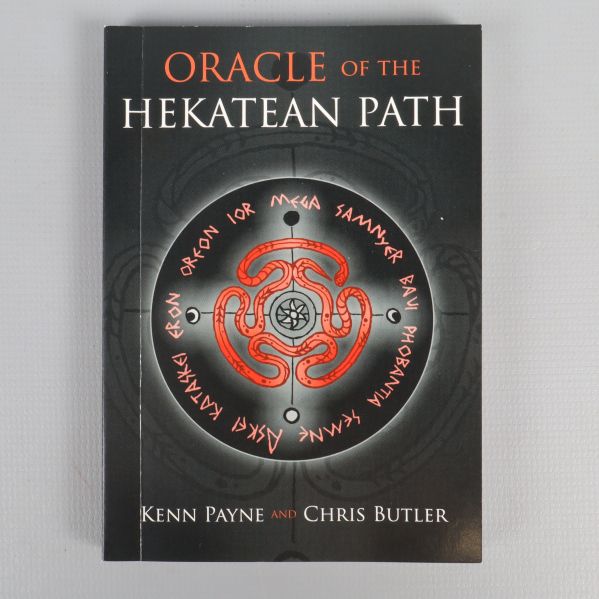 Framsidan av guideboken till orakelkortset