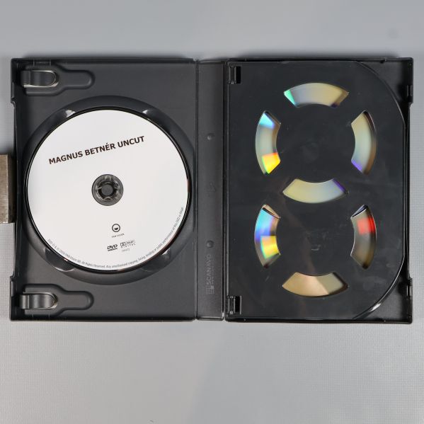 Insida av DVD-fodral med en synlig disc