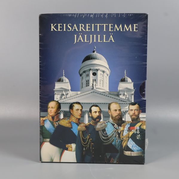 Framsidan av Keisareittemme jäljillä-boxen med porträtt av fem kejsare