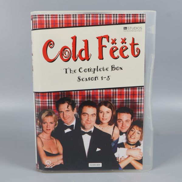 Cold Feet The Complete Box med omslag och huvudkaraktärer