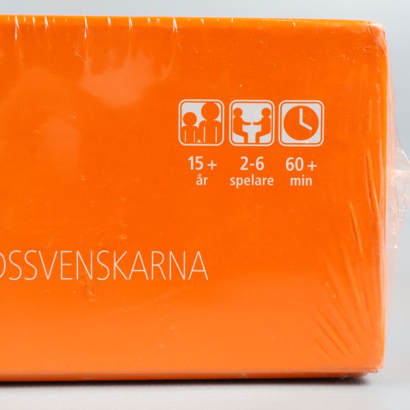 Detaljbild av åldersgräns och antal spelare på ask