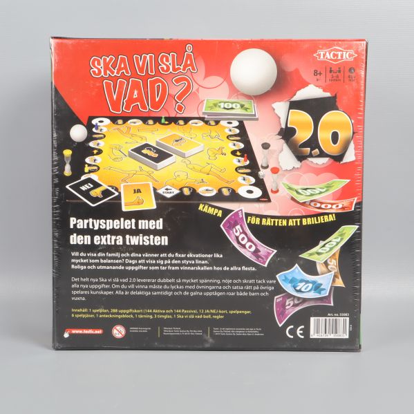 Baksidan av spelet med beskrivning och spelplan