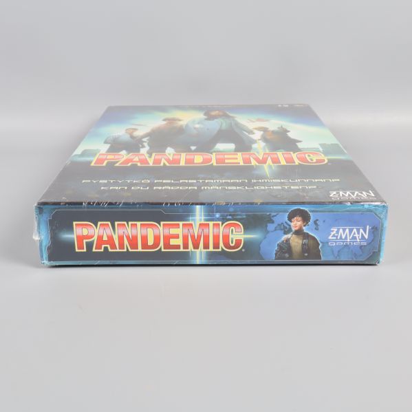 Pandemic sällskapsspel liggande, tydlig logotyp och titel på sidan