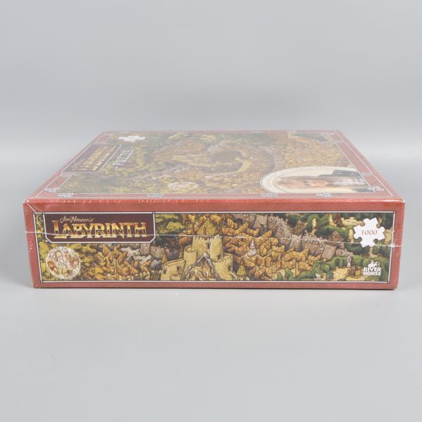 Sida av Labyrinth pussellåda med logotyp och bitantal