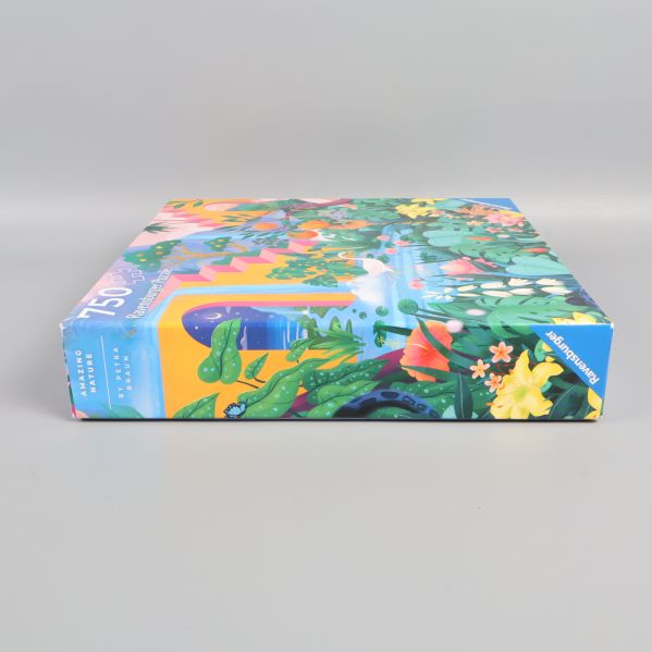 Pussellåda med växtmotiv och blå kant