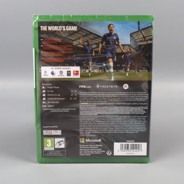 Baksidan av FIFA 23 Xbox One med spelinformation