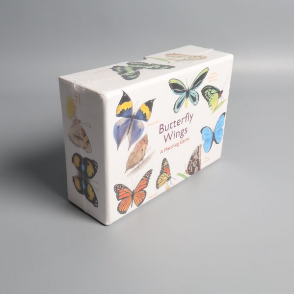 Färgglad memorybox med fjärilar i olika vinklar