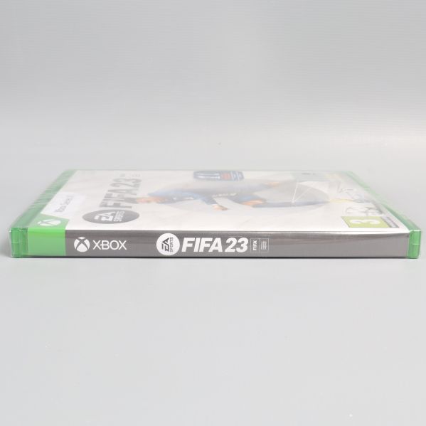 FIFA 23 Xbox Series X sett från sidan med logotyp