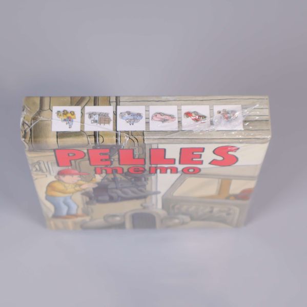 Toppvy på förpackning med memo-brickor i rad