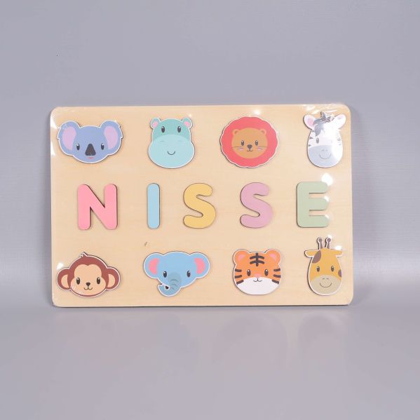 Babypussel med färgglada bokstäver och djuransikten