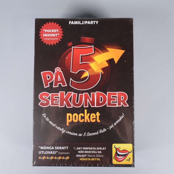 Framsida på På 5 sekunder pocketspel med färgglad logotyp