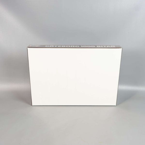 Baksidan av pussellåda helt vit utan tryck