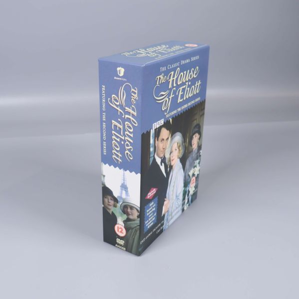 Sida av The House of Eliott DVD-box och tre fodral