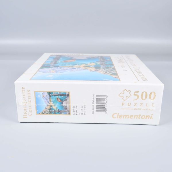 Pussellåda från sidan med bitantal och motiv tydligt