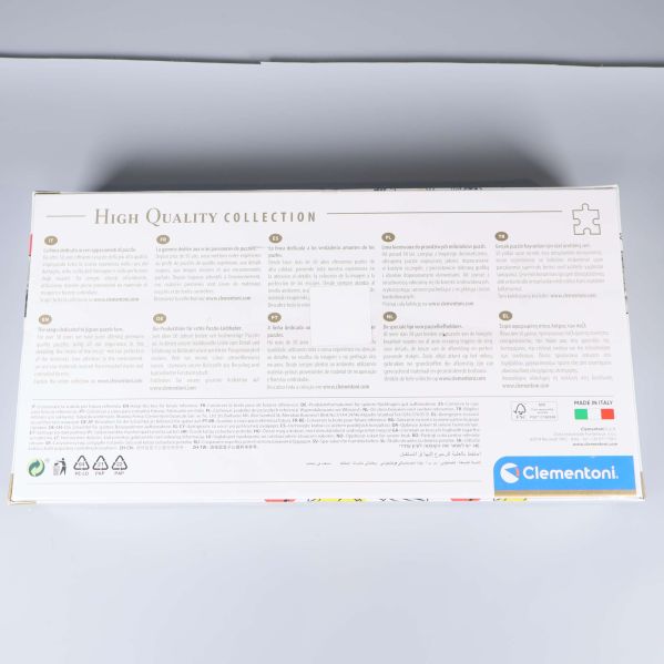 Baksida på Clementoni Friends Panorama pussellåda