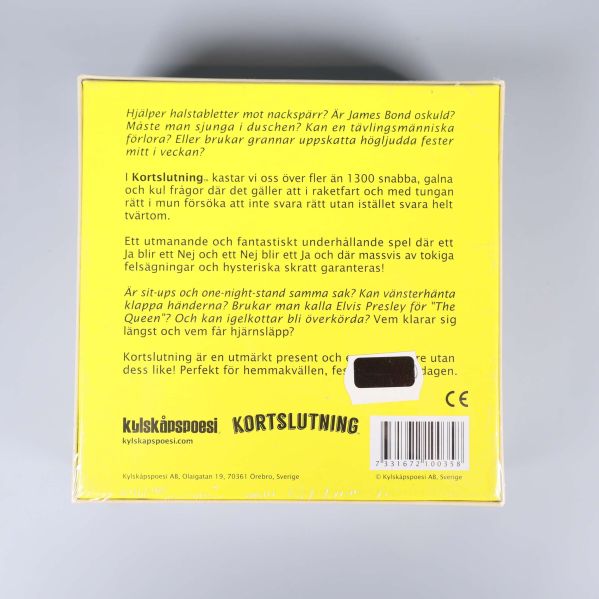 Baksidan av Kortslutning Tvärtomspelet med information och text