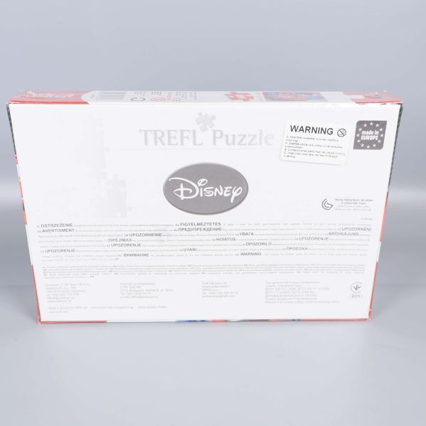 Baksida av Cars Trefl pussel med Disney-logga