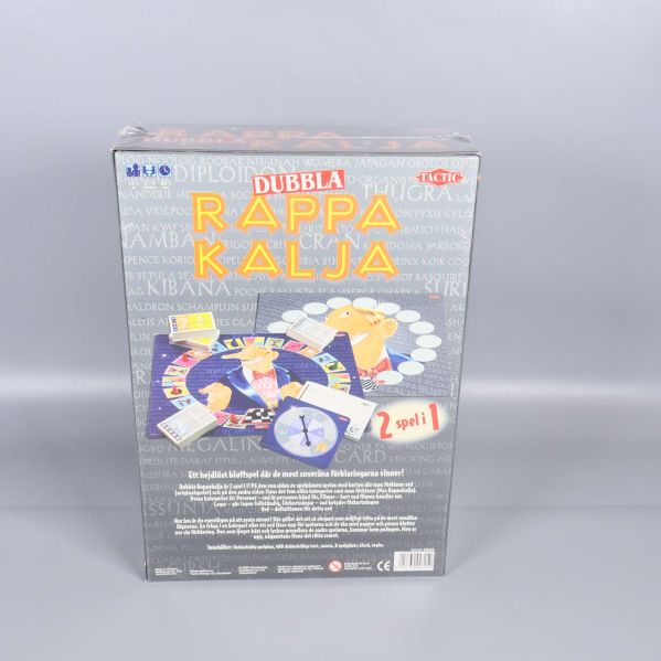 Baksidan av spelet Rappa Kalja Dubbel med bild på spelkomponenter och text