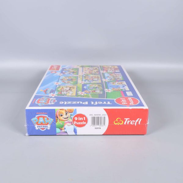 Nedre sidan av Paw Patrol pussel med flera logotyper