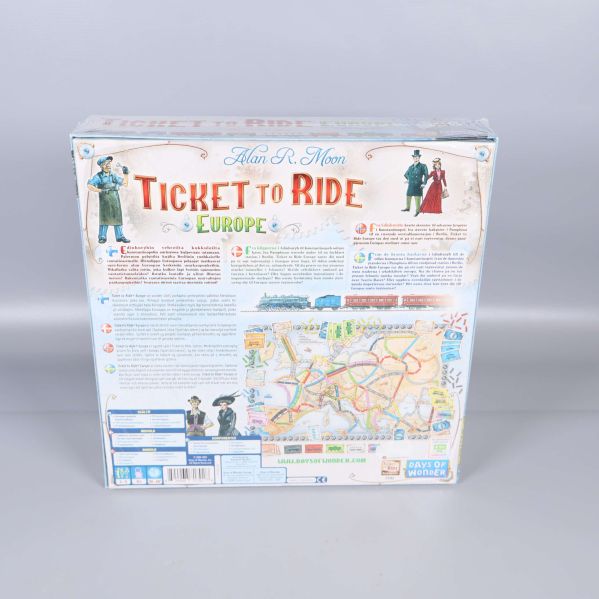 Baksidan av Ticket to Ride Europe spelask med beskrivningar och spelplan