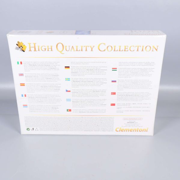Baksida av Clementoni High Quality Collection pussel med text på flera språk