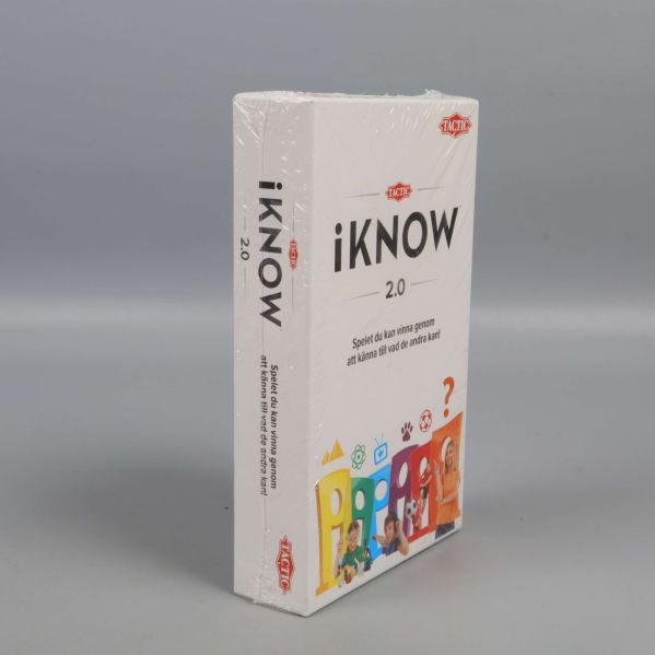 iKNOW 2.0 spelbox fotograferad från vänster sida