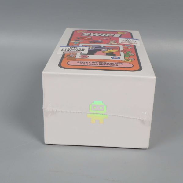 Swipe spelet ligger ner med pixelgrafik på ena kortsidan