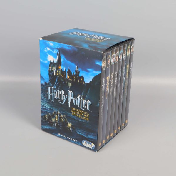 Harry Potter-filmserie box med tydligt Hogwarts-motiv